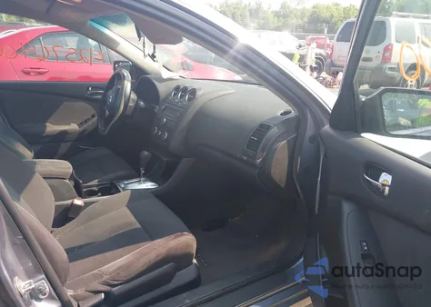 2011 Nissan Altima Hybrid Hybrid z USA, uszkodzony, nr VIN 1N4CL2AP1BC184903